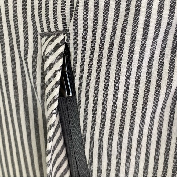 Athleta Brooklyn Women Skirt Skort Size 6 Striped Stretch Gray White Zip Pockets - Picture 2 of 9